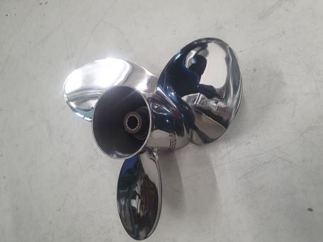 Rebell propell 15 ¾ x 15 – Suzuki 200 HK – etter reparasjon